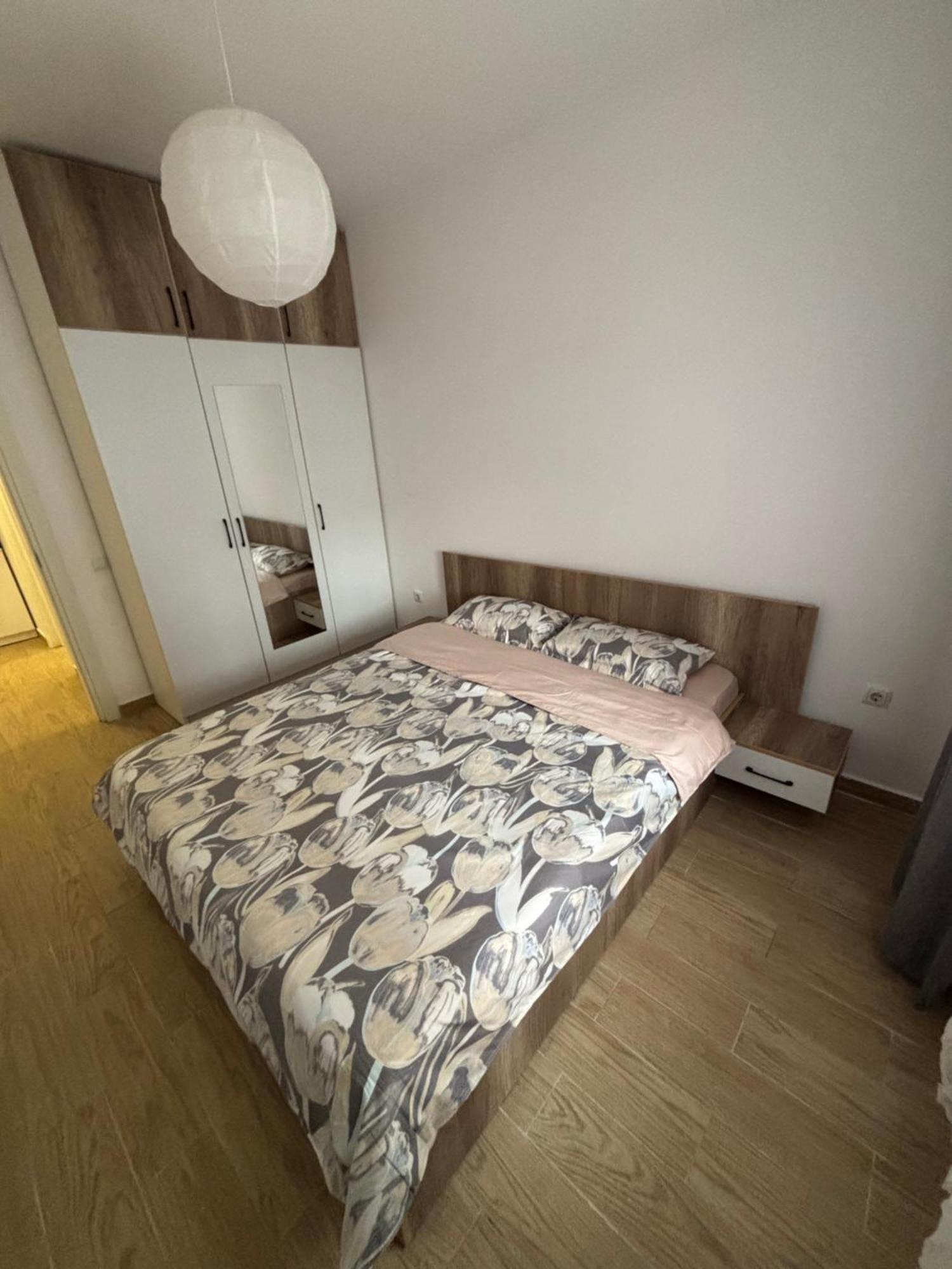 Militari Comfort Apartment Rosu Exterior photo